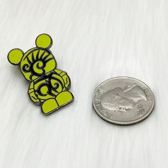 🔮 5/$25 Disney Vinylmation Jr Tribal Pin - Picture 2 of 3